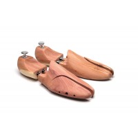 Cedar shoe trees