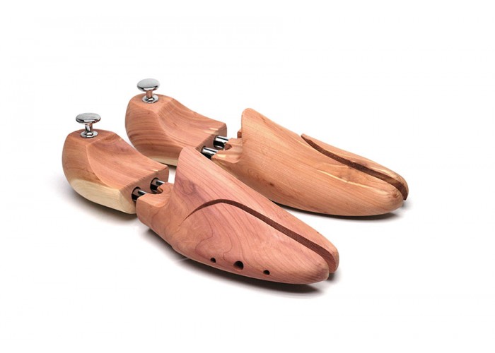 Cedar shoe trees