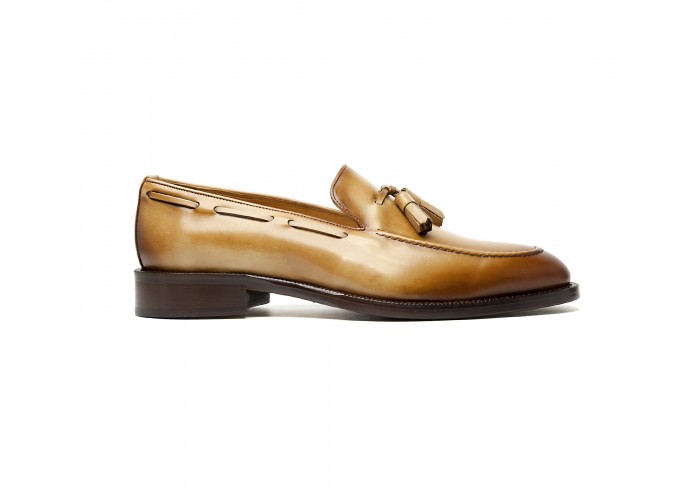 Mocassin à pampilles en cuir naturel patiné