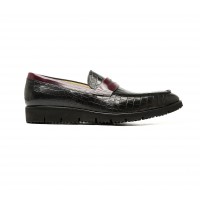 Patent crocodile style leather Loafers