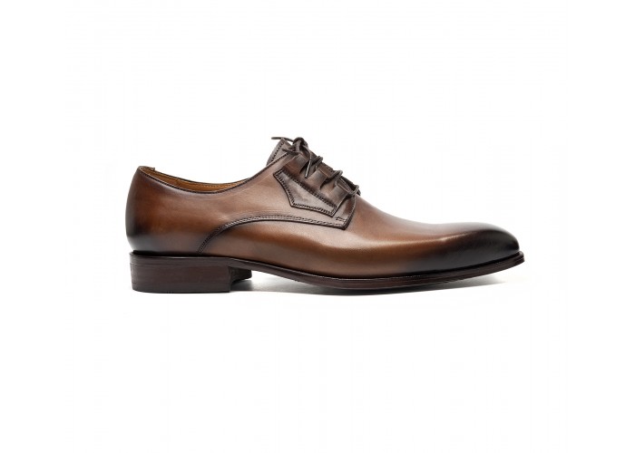 Derby ghillie en veau marron patiné