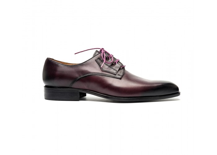 Derby ghillie en veau bordeaux patiné
