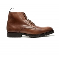 derby boot in patinated calfskin with commando sole