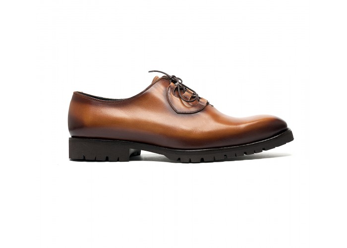 Ghillie oxford shoes in honey patinated calf with rubber soles